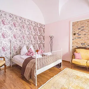 Apartamento Astronomical Clock By Ruterra